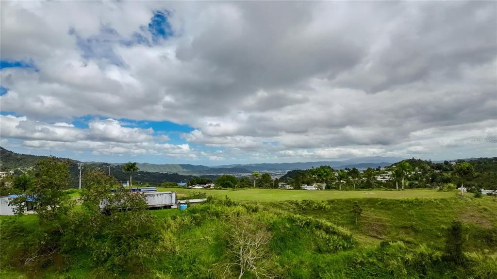 На продажу: $995,000 (45.81 acres)
