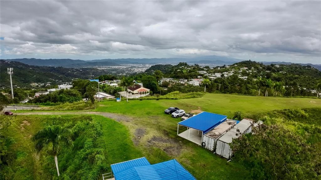 На продажу: $995,000 (45.81 acres)
