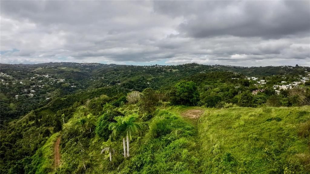 На продажу: $995,000 (45.81 acres)
