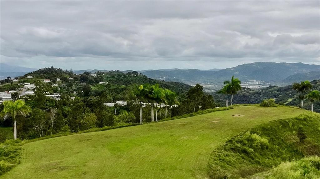 На продажу: $995,000 (45.81 acres)