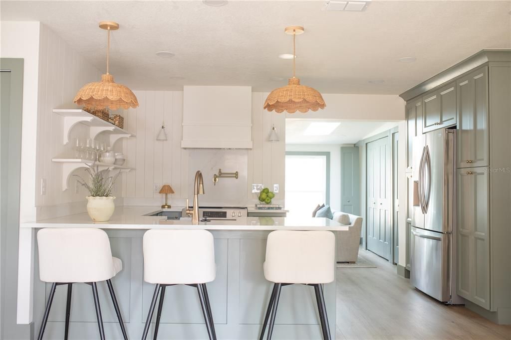 Active With Contract: $549,000 (3 beds, 2 baths, 1362 Square Feet)