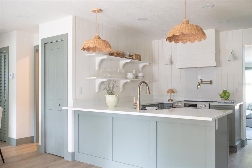 Active With Contract: $549,000 (3 beds, 2 baths, 1362 Square Feet)