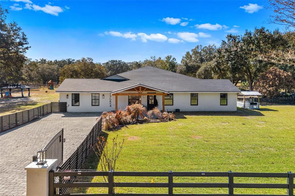 En Venta: $1,999,999 (6 camas, 3 baños, 3629 Pies cuadrados)