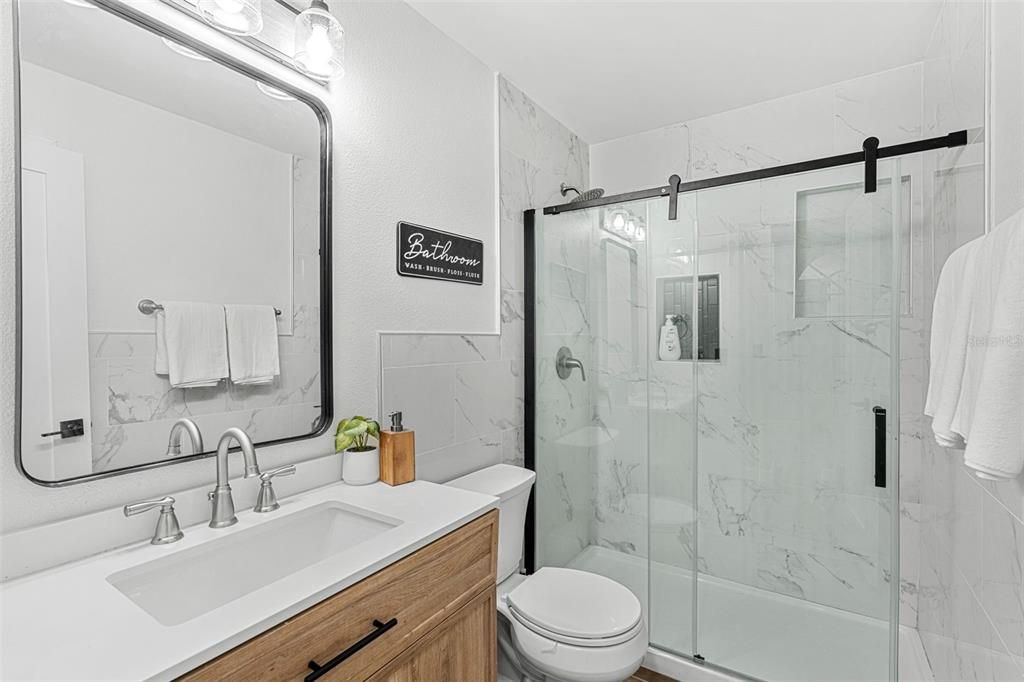 En Venta: $1,999,999 (6 camas, 3 baños, 3629 Pies cuadrados)