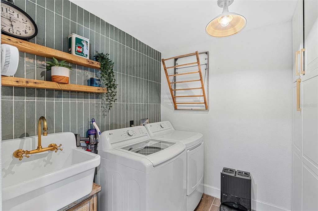 En Venta: $1,999,999 (6 camas, 3 baños, 3629 Pies cuadrados)