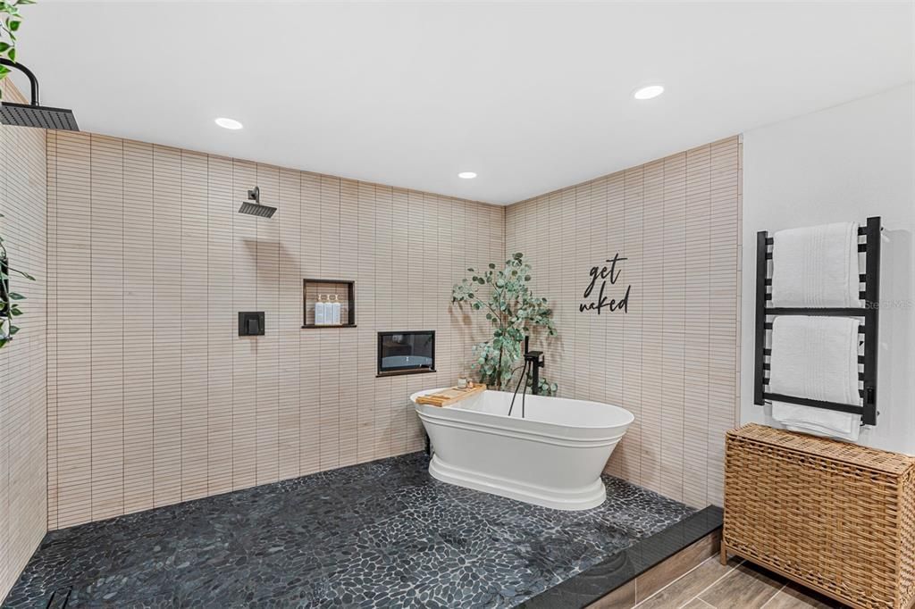 En Venta: $1,999,999 (6 camas, 3 baños, 3629 Pies cuadrados)