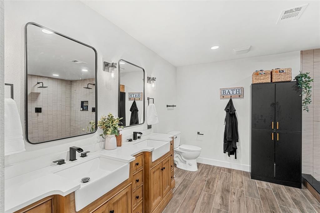 En Venta: $1,999,999 (6 camas, 3 baños, 3629 Pies cuadrados)