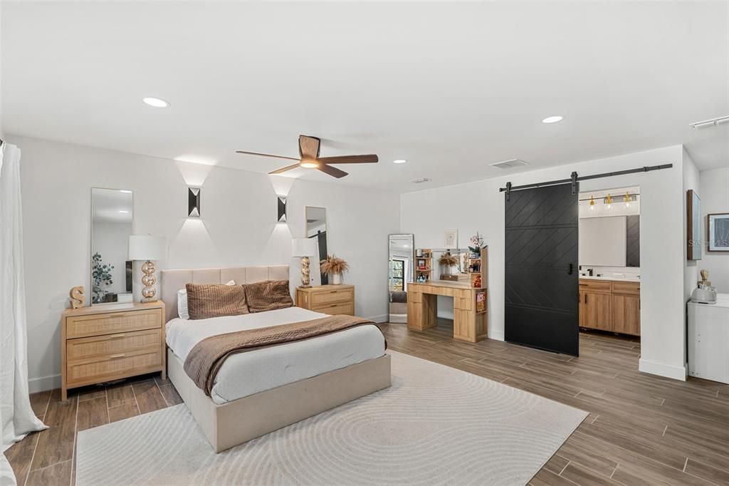 En Venta: $1,999,999 (6 camas, 3 baños, 3629 Pies cuadrados)