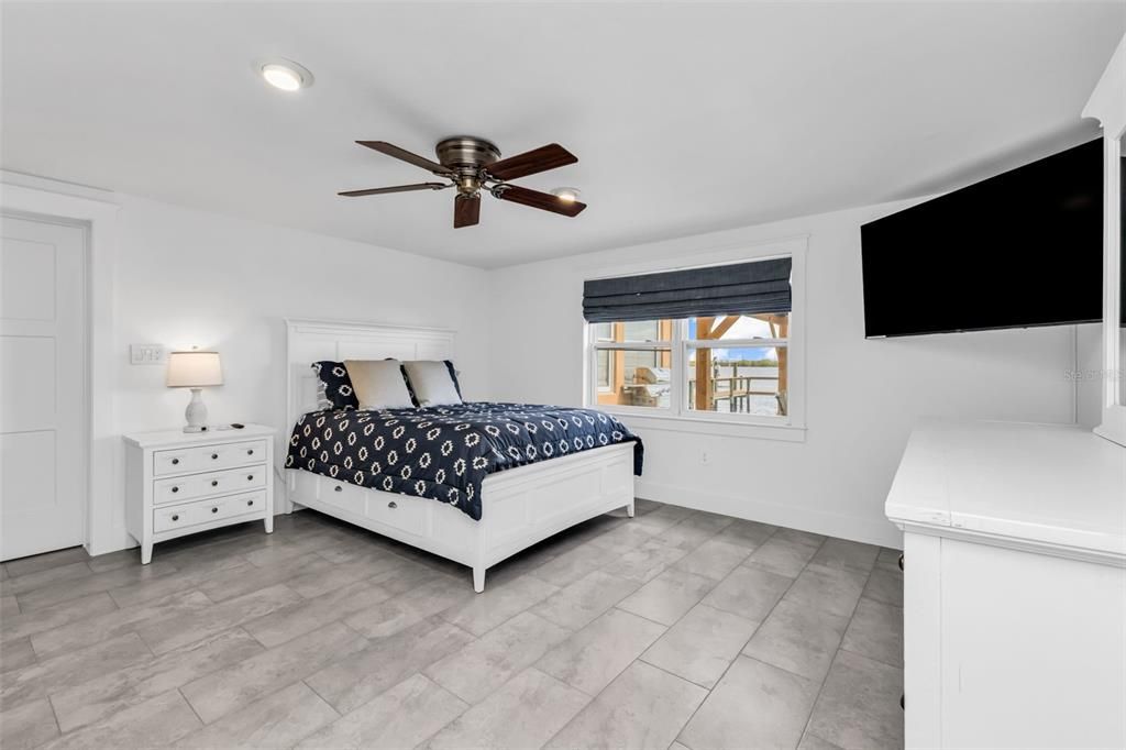 En Venta: $799,000 (3 camas, 3 baños, 3372 Pies cuadrados)