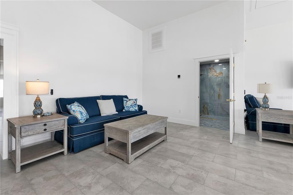 En Venta: $799,000 (3 camas, 3 baños, 3372 Pies cuadrados)