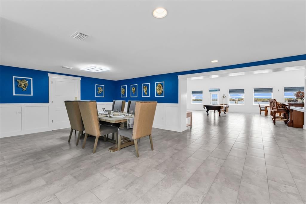 En Venta: $799,000 (3 camas, 3 baños, 3372 Pies cuadrados)