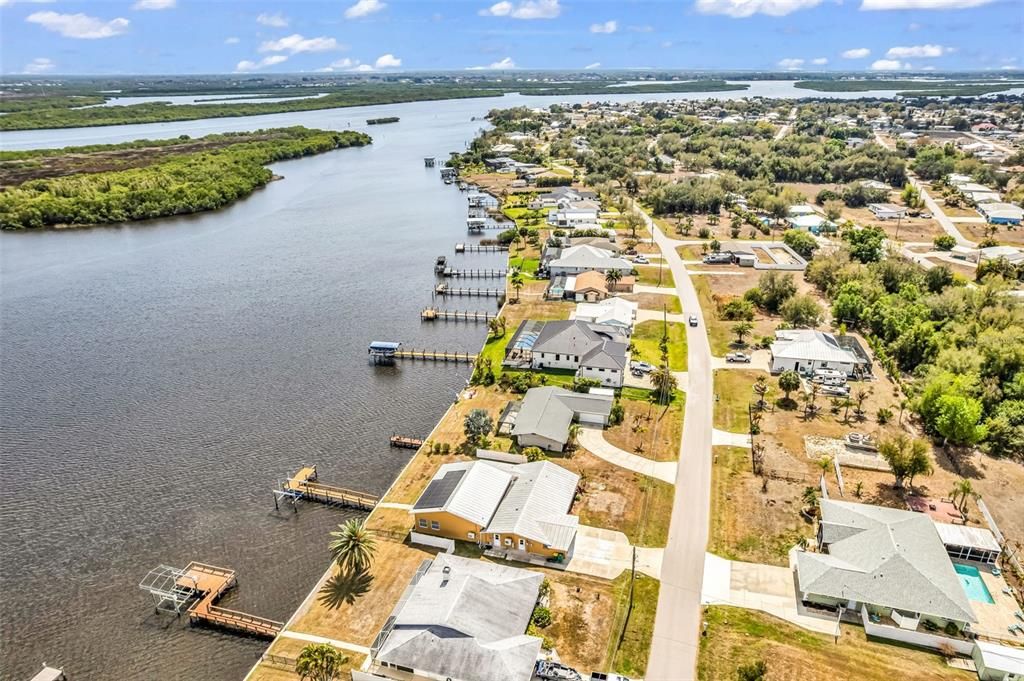 En Venta: $799,000 (3 camas, 3 baños, 3372 Pies cuadrados)