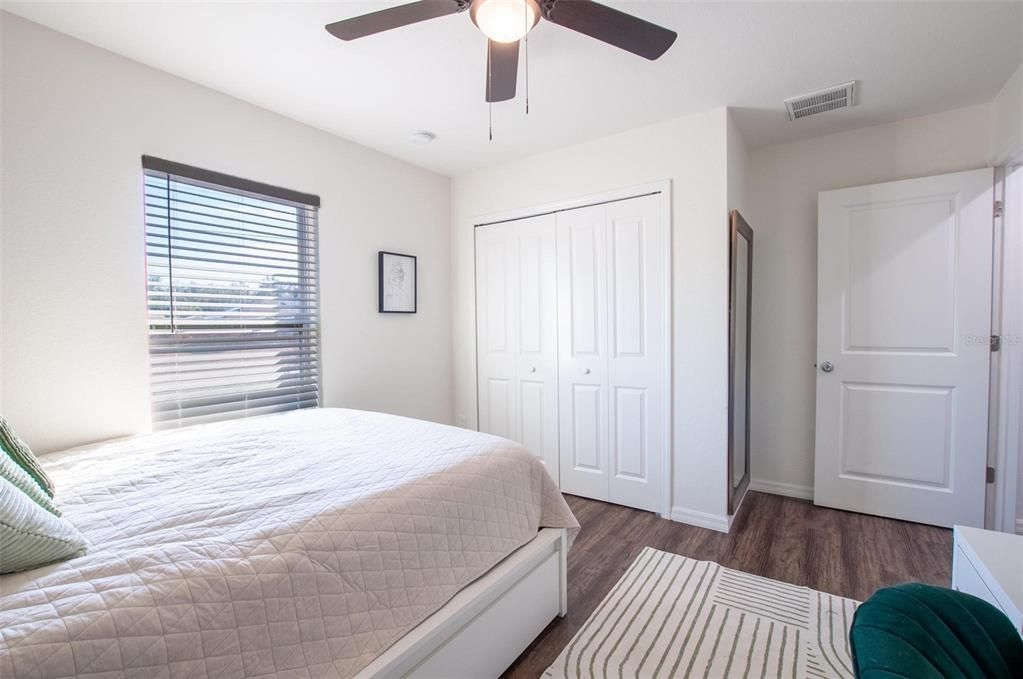 En Venta: $299,900 (3 camas, 2 baños, 1432 Pies cuadrados)