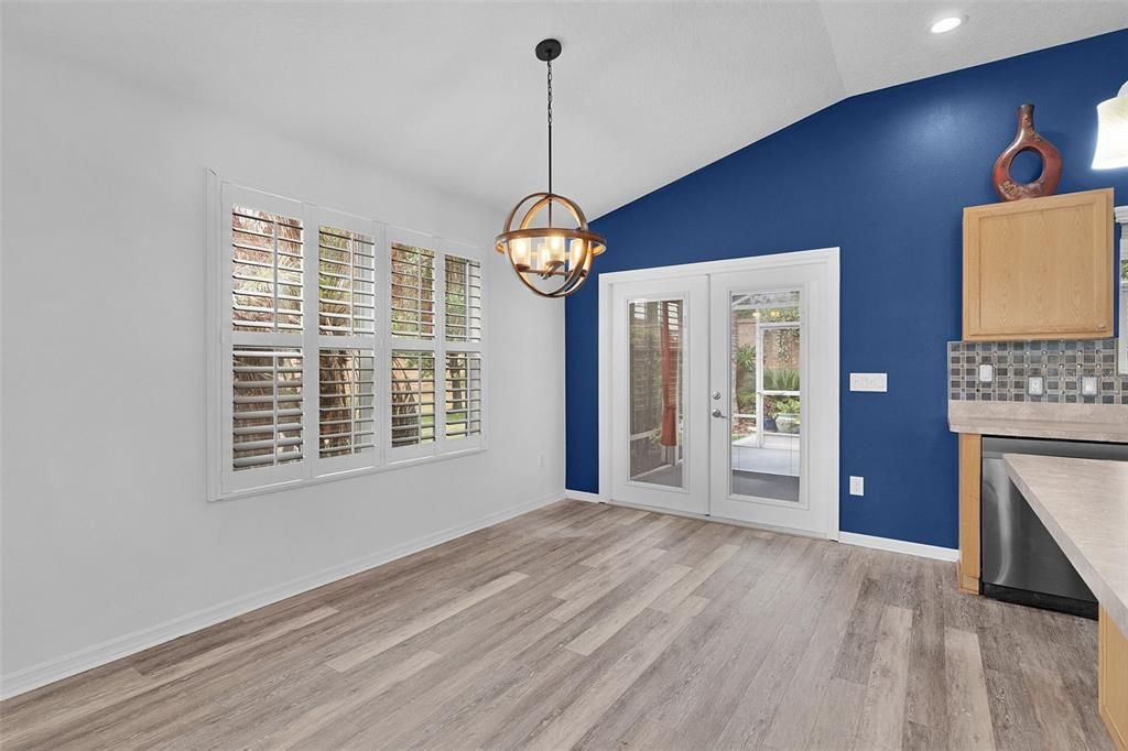 Activo con contrato: $349,000 (3 camas, 2 baños, 1521 Pies cuadrados)