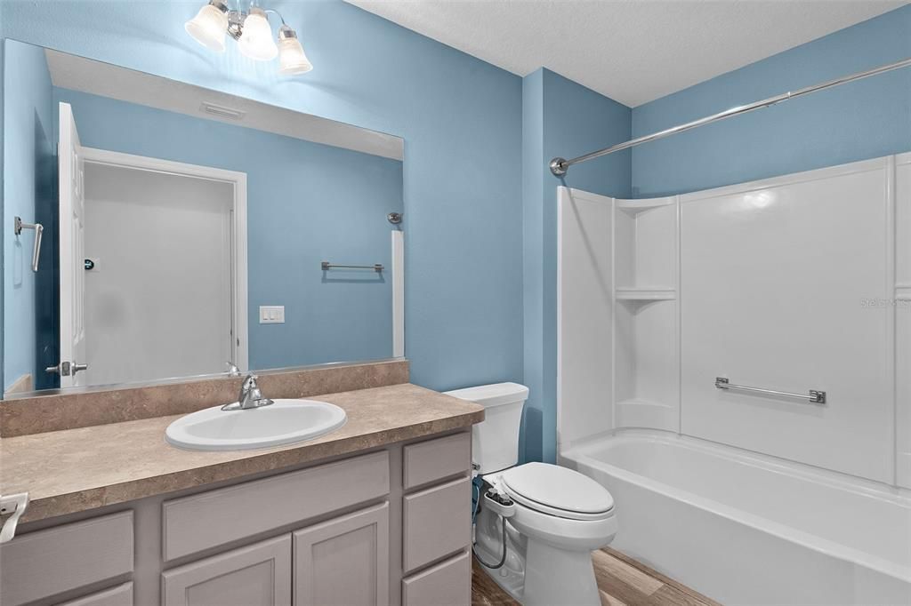 Activo con contrato: $349,000 (3 camas, 2 baños, 1521 Pies cuadrados)