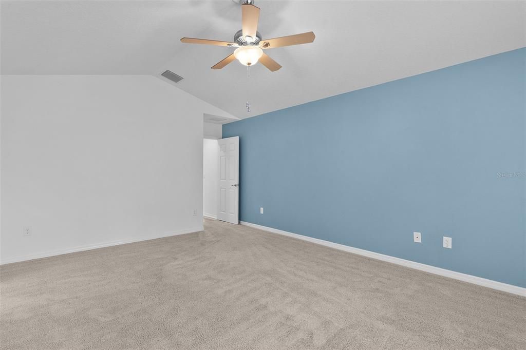 Activo con contrato: $349,000 (3 camas, 2 baños, 1521 Pies cuadrados)