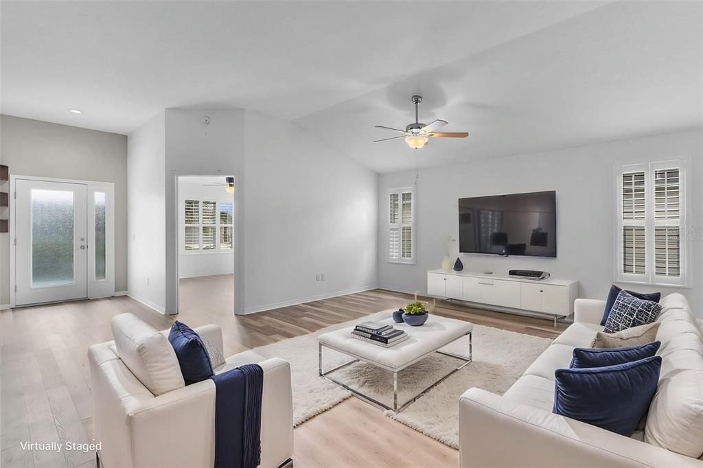 Activo con contrato: $349,000 (3 camas, 2 baños, 1521 Pies cuadrados)