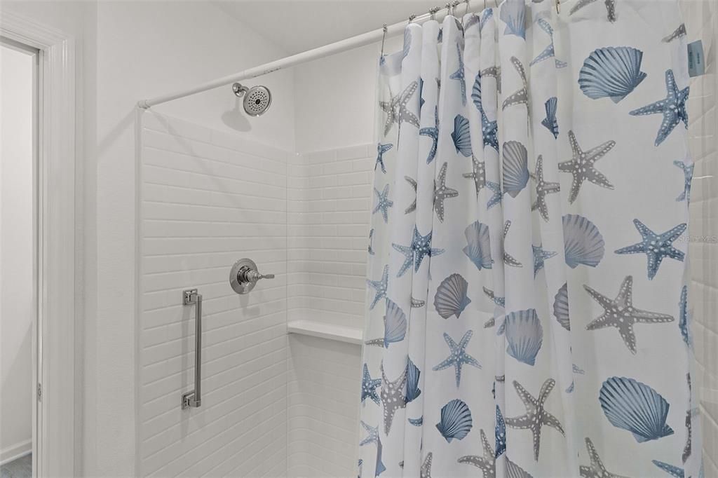 Activo con contrato: $239,000 (2 camas, 2 baños, 1198 Pies cuadrados)