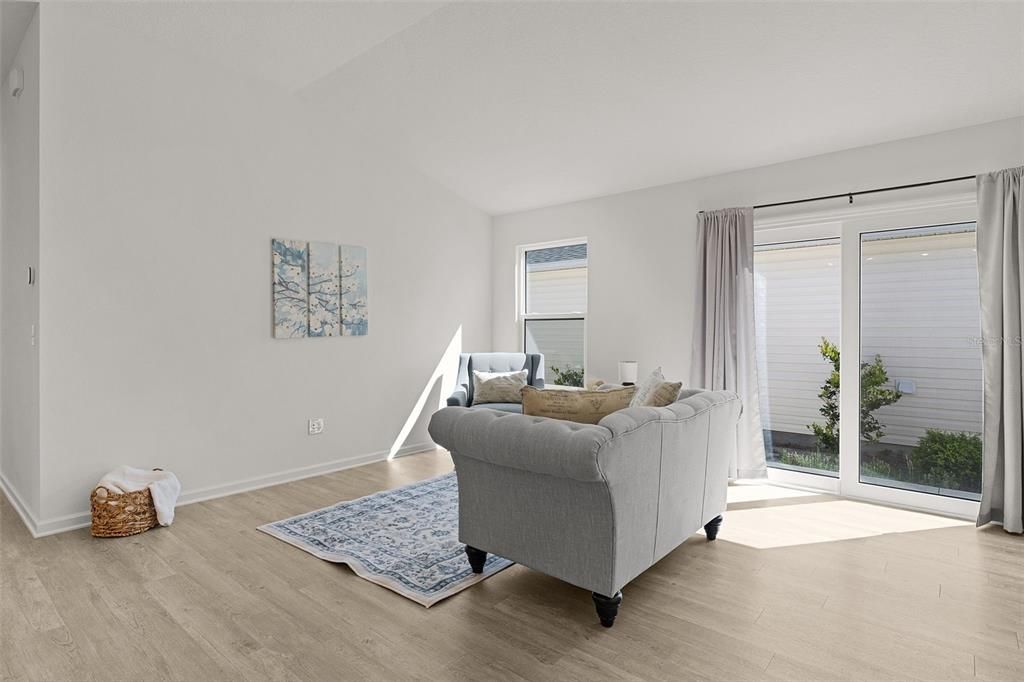 Activo con contrato: $239,000 (2 camas, 2 baños, 1198 Pies cuadrados)