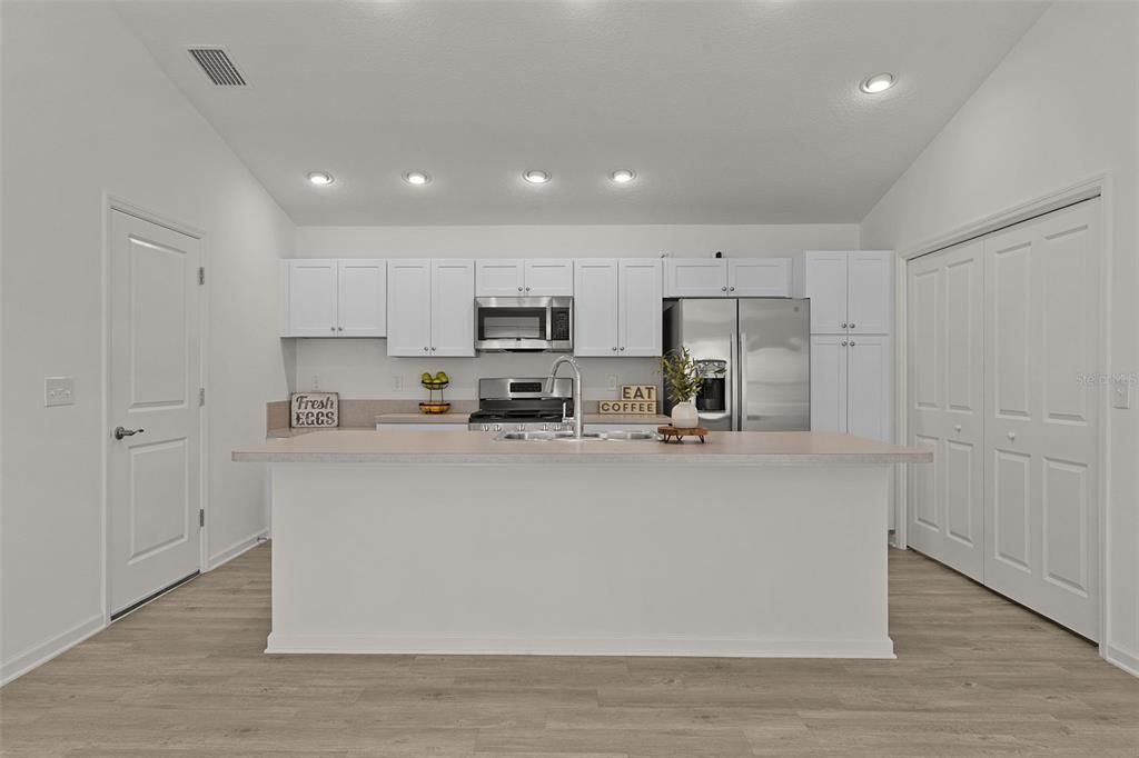 Activo con contrato: $239,000 (2 camas, 2 baños, 1198 Pies cuadrados)