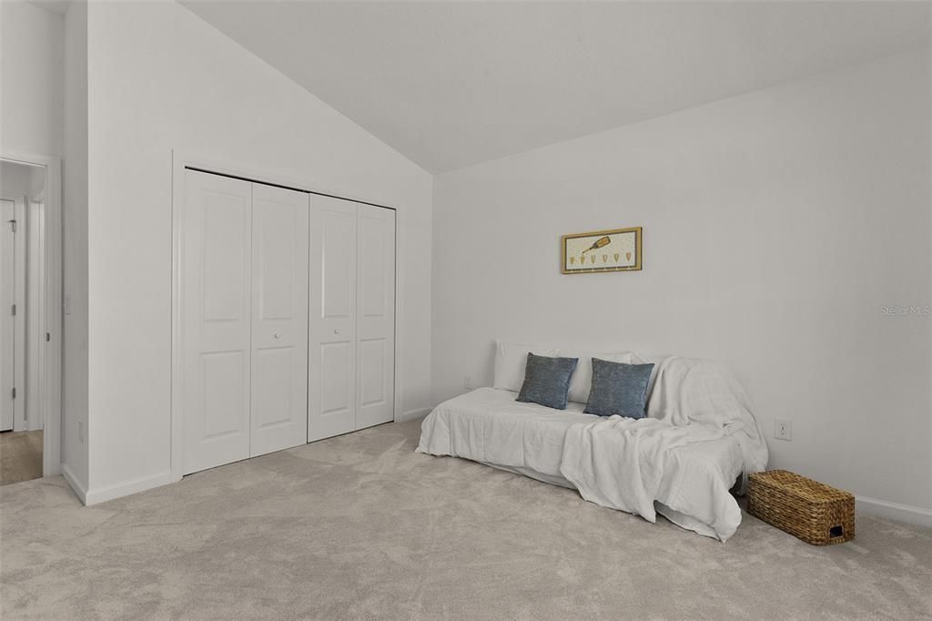 Activo con contrato: $239,000 (2 camas, 2 baños, 1198 Pies cuadrados)