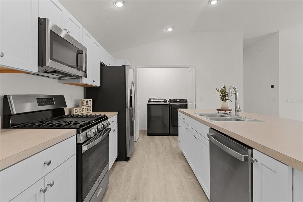 Activo con contrato: $239,000 (2 camas, 2 baños, 1198 Pies cuadrados)