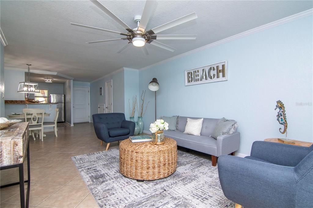 For Sale: $420,000 (2 beds, 1 baths, 851 Square Feet)