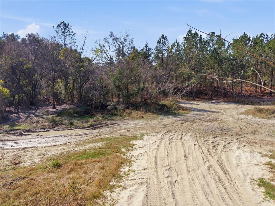 На продажу: $9,500 (0.23 acres)