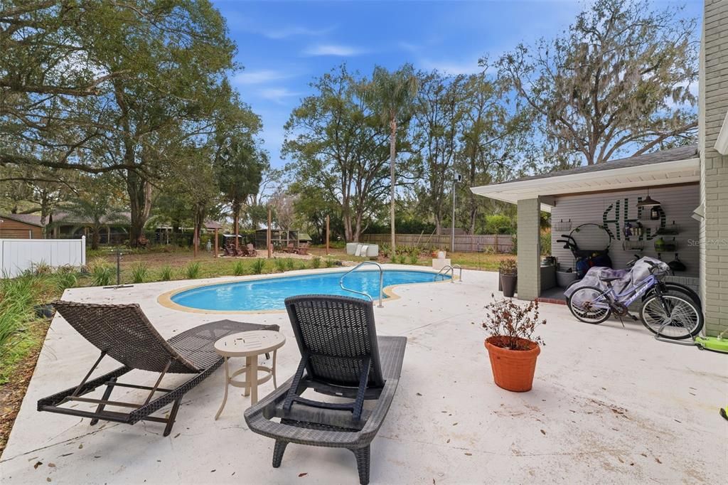 Activo con contrato: $555,000 (4 camas, 3 baños, 2645 Pies cuadrados)