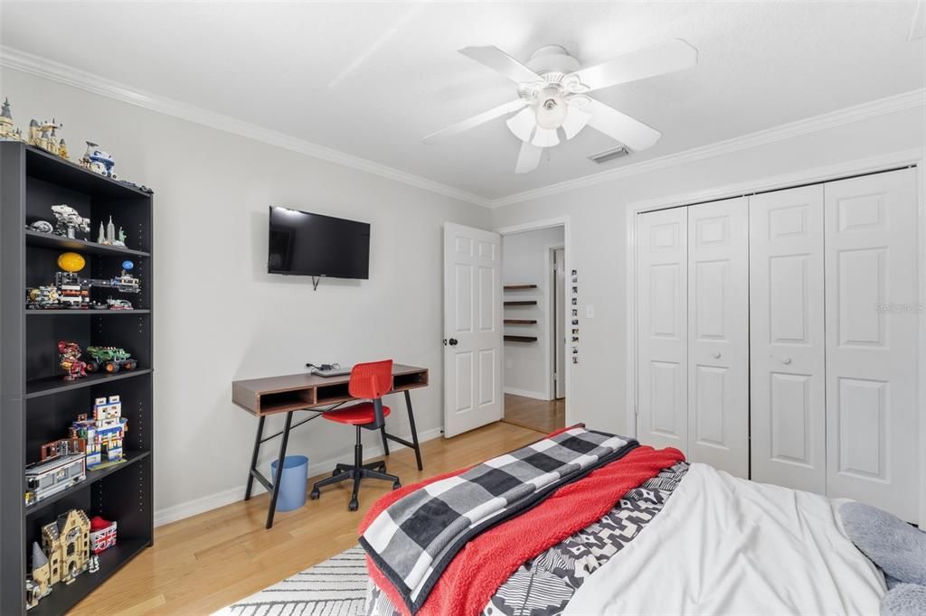 Activo con contrato: $555,000 (4 camas, 3 baños, 2645 Pies cuadrados)