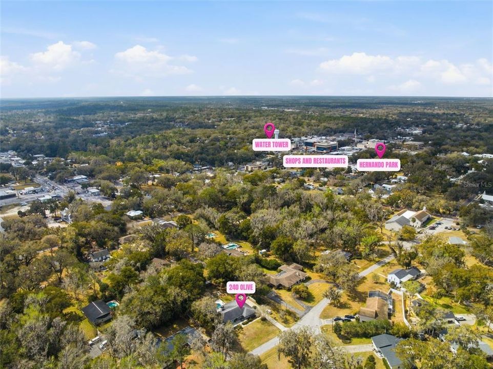 Activo con contrato: $555,000 (4 camas, 3 baños, 2645 Pies cuadrados)