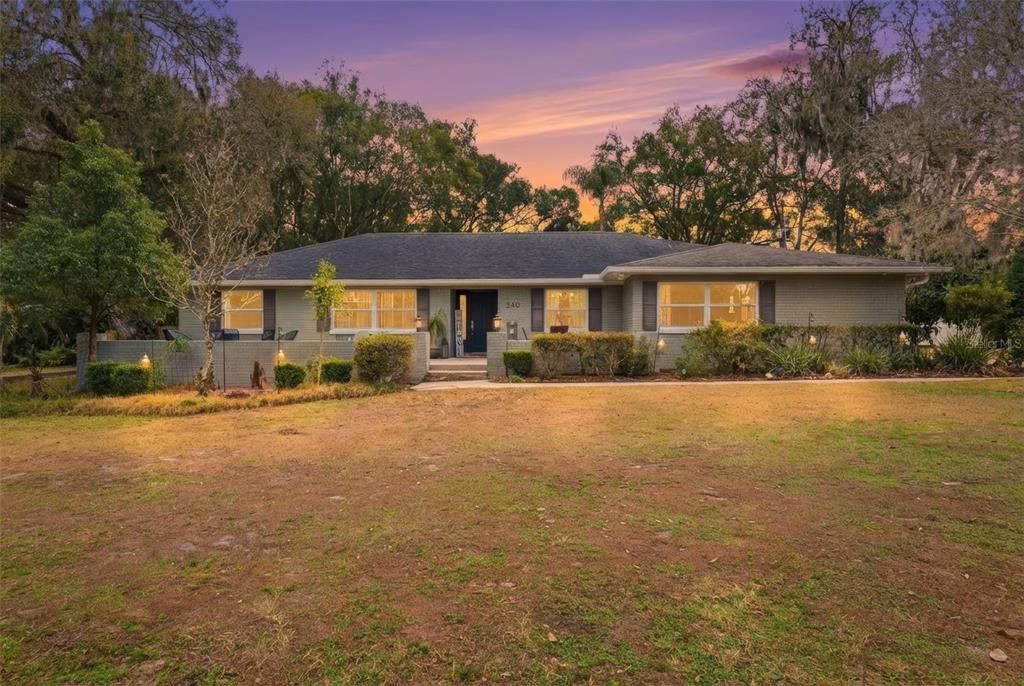 Activo con contrato: $555,000 (4 camas, 3 baños, 2645 Pies cuadrados)