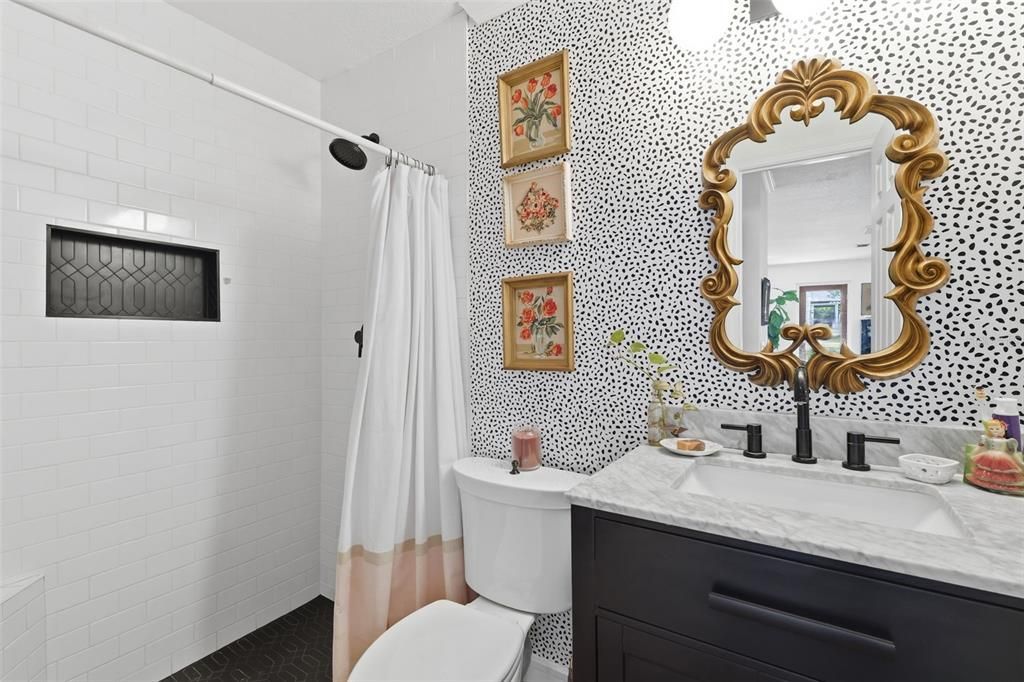Activo con contrato: $555,000 (4 camas, 3 baños, 2645 Pies cuadrados)