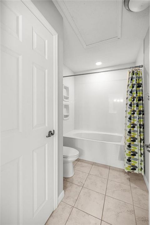 En Venta: $749,000 (6 camas, 4 baños, 2390 Pies cuadrados)