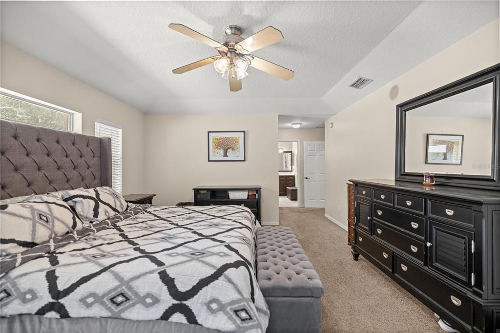 En Venta: $749,000 (6 camas, 4 baños, 2390 Pies cuadrados)