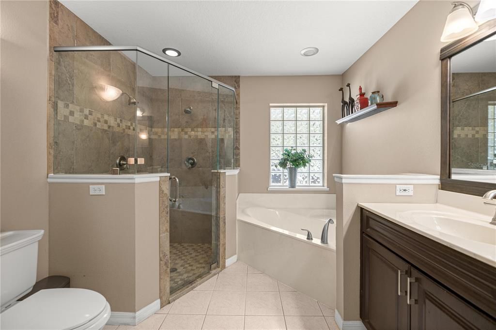 En Venta: $749,000 (6 camas, 4 baños, 2390 Pies cuadrados)