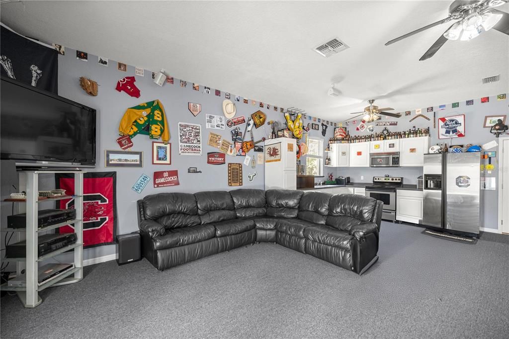 En Venta: $749,000 (6 camas, 4 baños, 2390 Pies cuadrados)