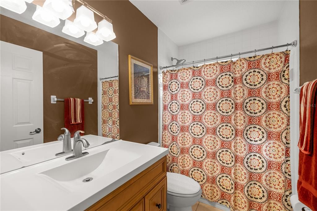 En Venta: $749,000 (6 camas, 4 baños, 2390 Pies cuadrados)