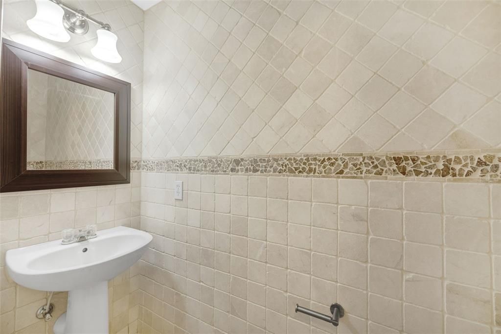 Под контрактом: $1,800 (2 спален, 2 ванн, 1080 Квадратных фут)