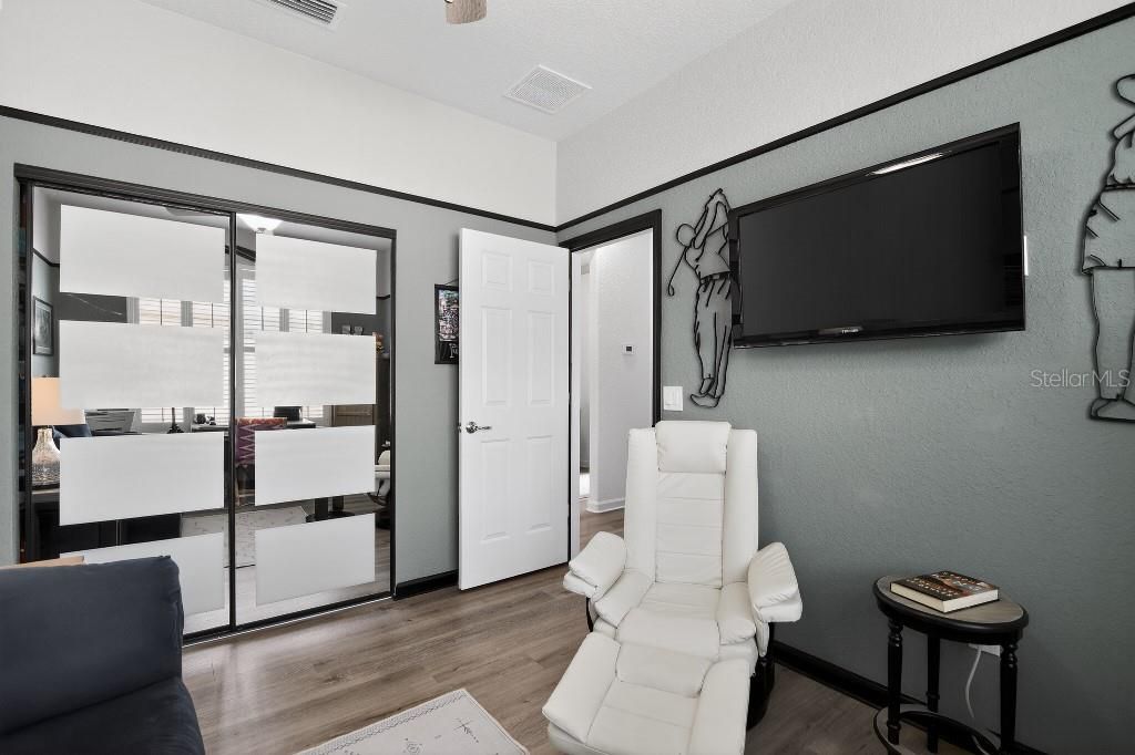 Activo con contrato: $365,500 (3 camas, 2 baños, 1714 Pies cuadrados)