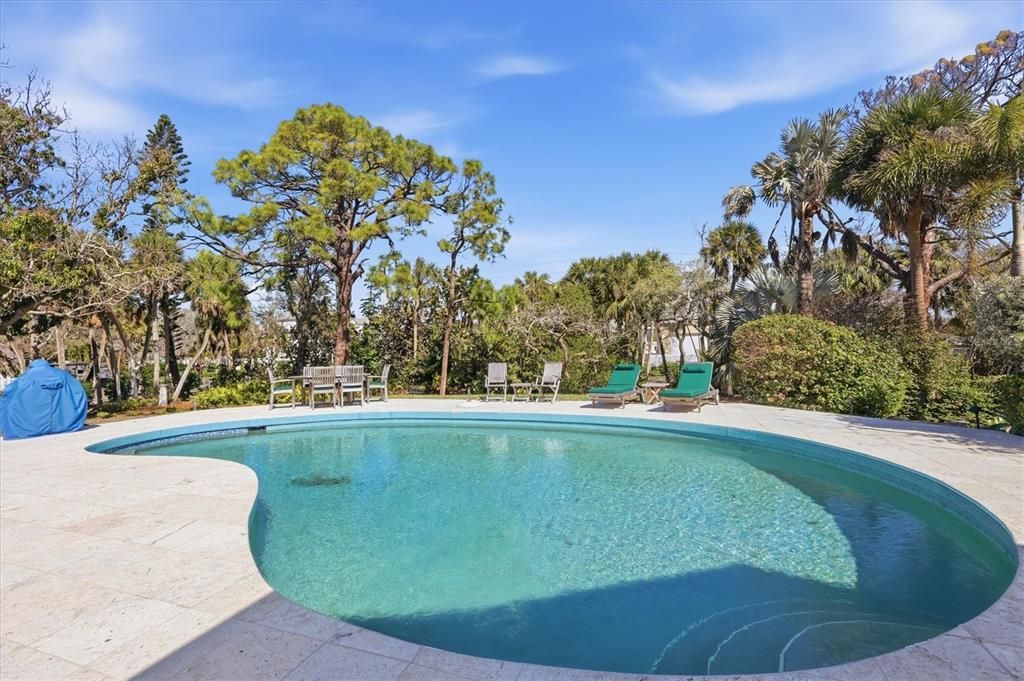 Под контрактом: $2,550,000 (5 спален, 5 ванн, 3524 Квадратных фут)