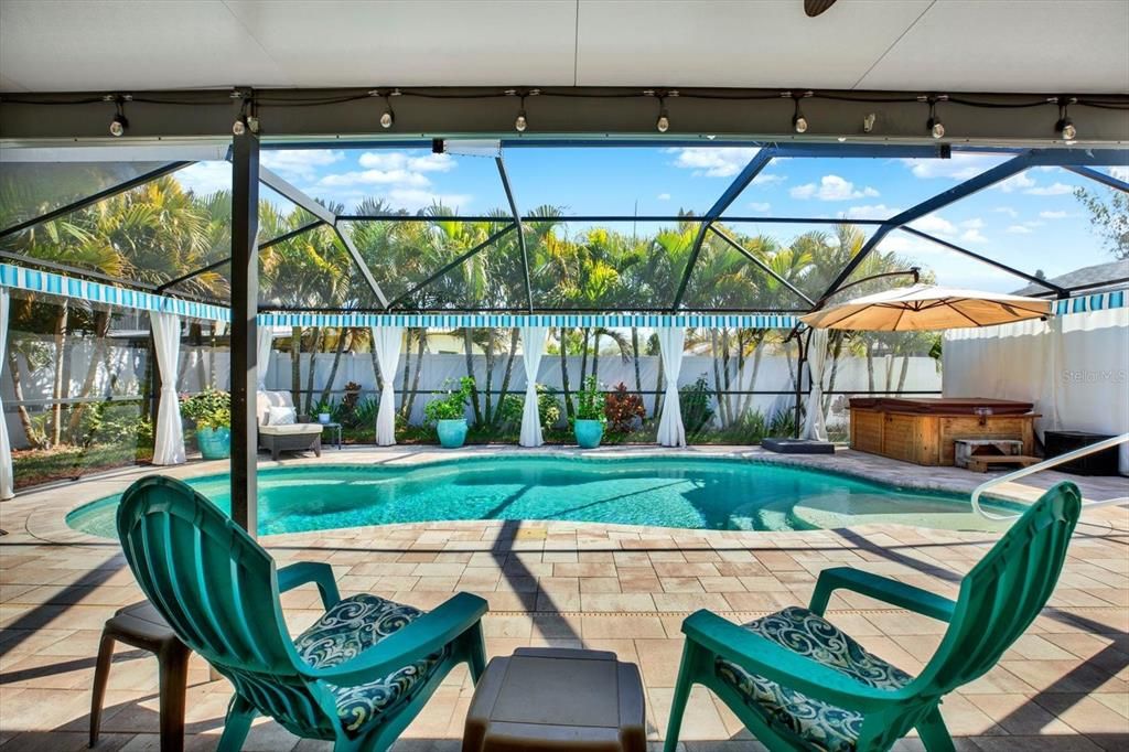 Activo con contrato: $699,000 (3 camas, 2 baños, 1925 Pies cuadrados)