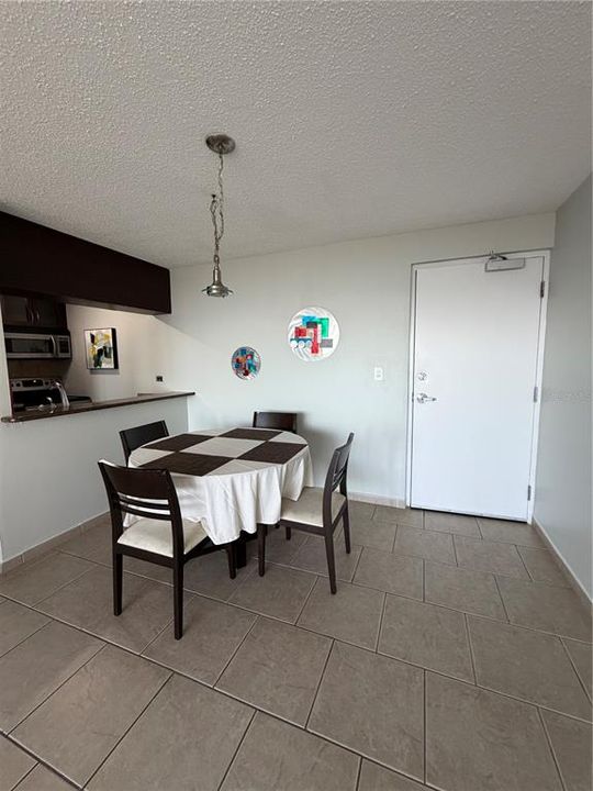 Под контрактом: $510,000 (1 спален, 1 ванн, 666 Квадратных фут)