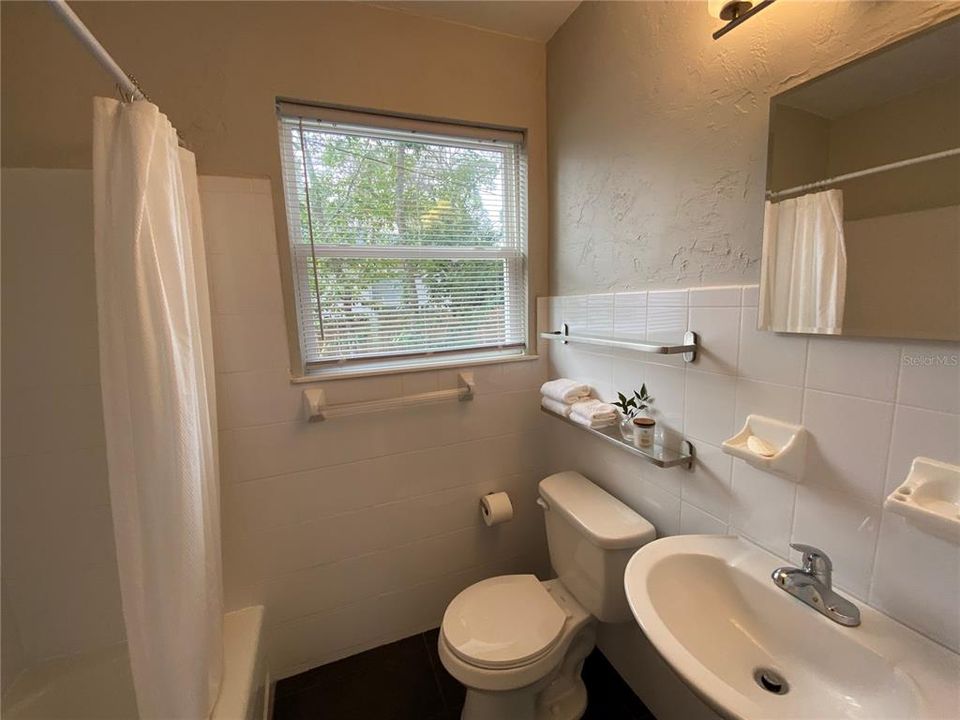 待售: $499,000 (3 贝兹, 1 浴室, 992 平方英尺)