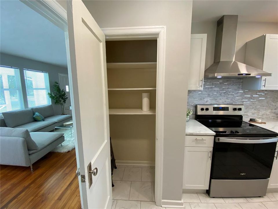 待售: $499,000 (3 贝兹, 1 浴室, 992 平方英尺)