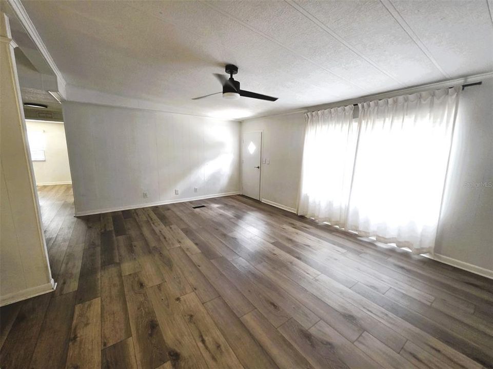 Active With Contract: $239,900 (3 beds, 2 baths, 1616 Square Feet)