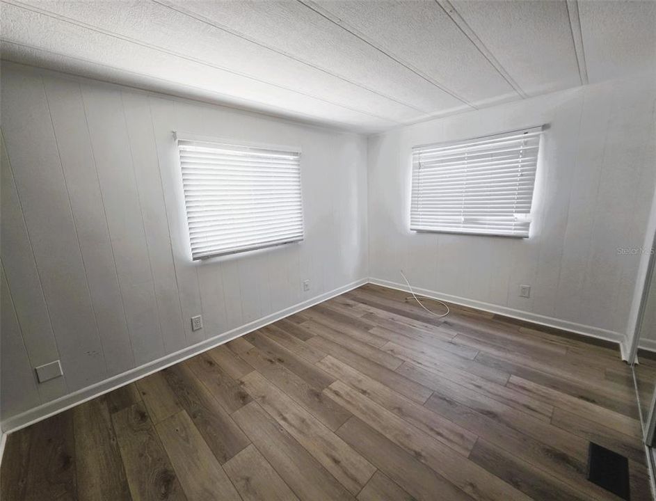 Active With Contract: $239,900 (3 beds, 2 baths, 1616 Square Feet)
