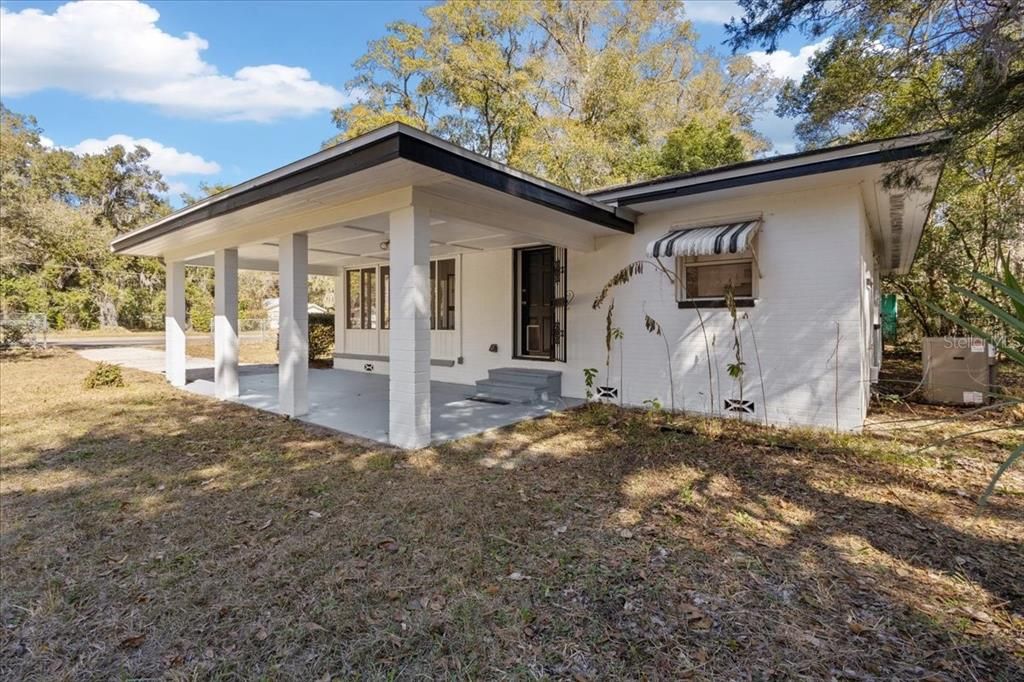 Recently Sold: $219,000 (2 beds, 2 baths, 1337 Square Feet)