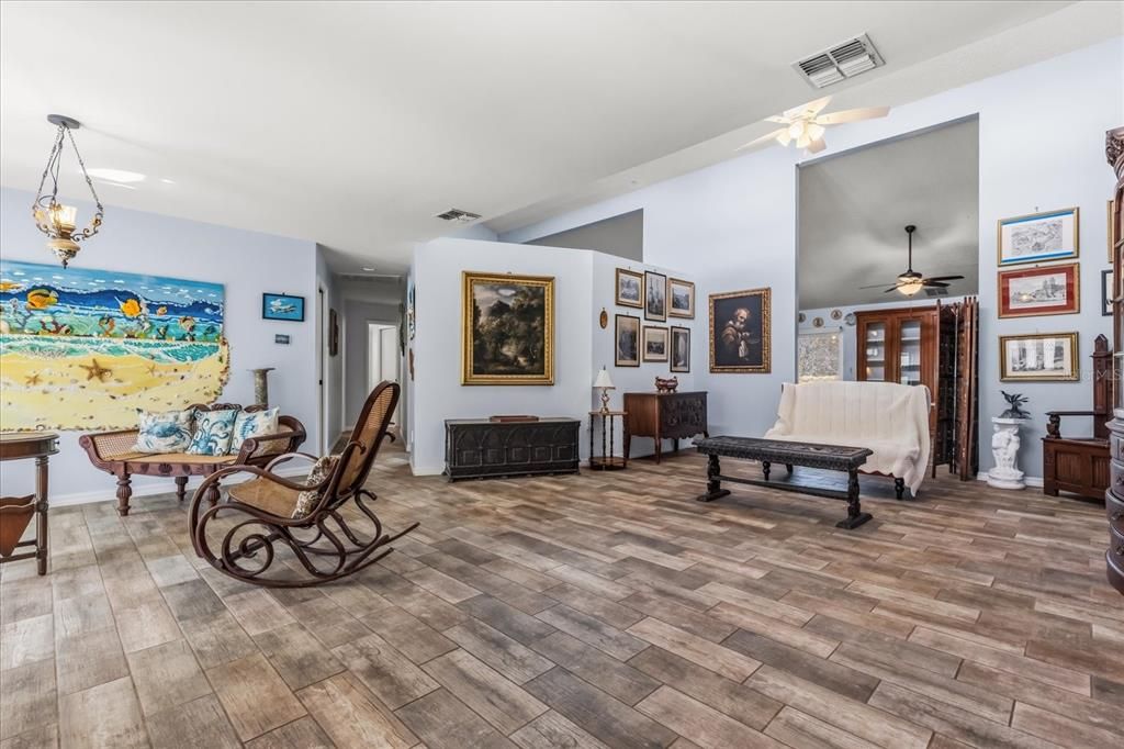 En Venta: $329,000 (3 camas, 2 baños, 2462 Pies cuadrados)