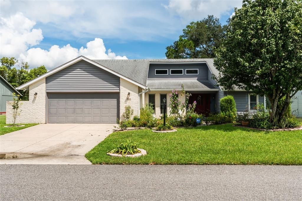 For Sale: $330,000 (3 beds, 2 baths, 2462 Square Feet)